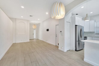 1898 Capeside Cir in Wellington, FL - Building Photo - Building Photo