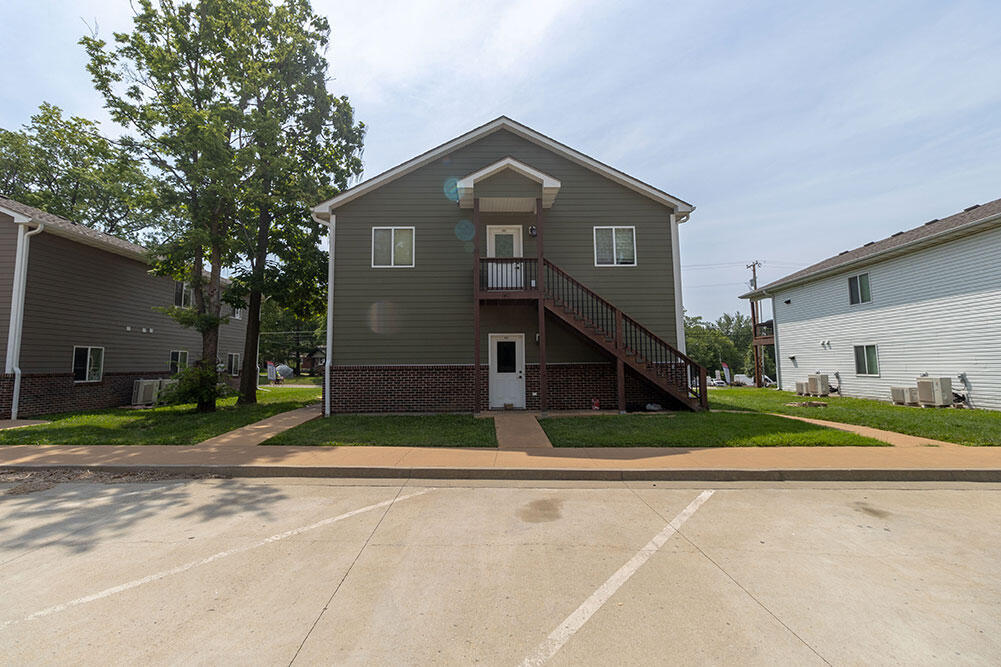 1411 Paris Rd in Columbia, MO - Building Photo