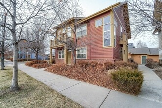 9901 E 26th Ave in Denver, CO - Foto de edificio - Building Photo