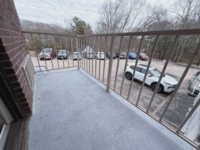 147 Turner Rd, Unit 98 in Holliston, MA - Foto de edificio - Building Photo