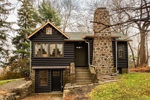 11 Locust Dr in Cold Spring, NY - Building Photo