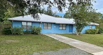 565 Putnam County Blvd in East Palatka, FL - Building Photo