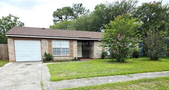 2584 Spring Lake Rd in Jacksonville, FL - Building Photo