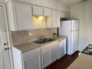 10308 Little Pebble Dr in Austin, TX - Building Photo - Building Photo