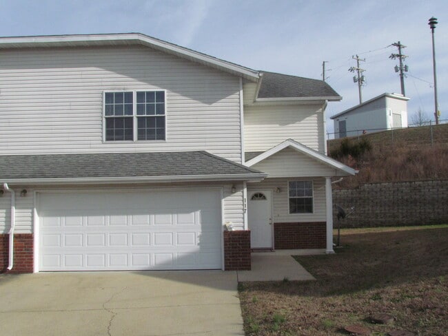 117 Hickory Ridge Dr in St. Robert, MO - Building Photo - Building Photo