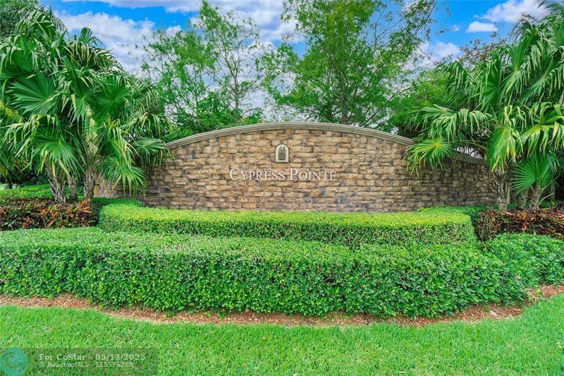 8140 NW 128th Ln in Parkland, FL - Building Photo