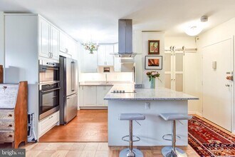 4600 Connecticut Ave NW in Washington, DC - Foto de edificio - Building Photo