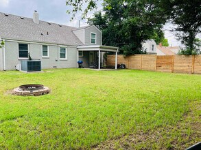 1634 N Bluff St in Wichita, KS - Building Photo - Building Photo