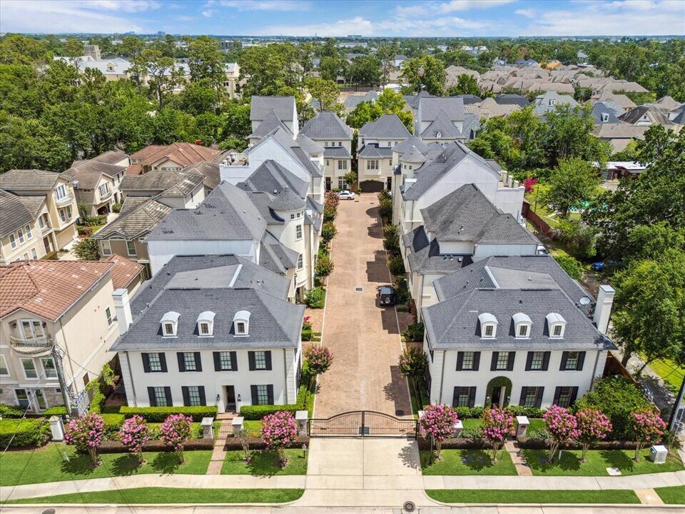 1318 Bobbitt Manor Ln in Houston, TX - Building Photo