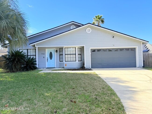 7748 Pepper Cir E in Jacksonville, FL - Building Photo - Building Photo