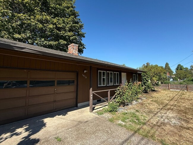property at 1850 Labona Dr