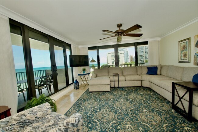 property at 4005 Gulf Shore Blvd N
