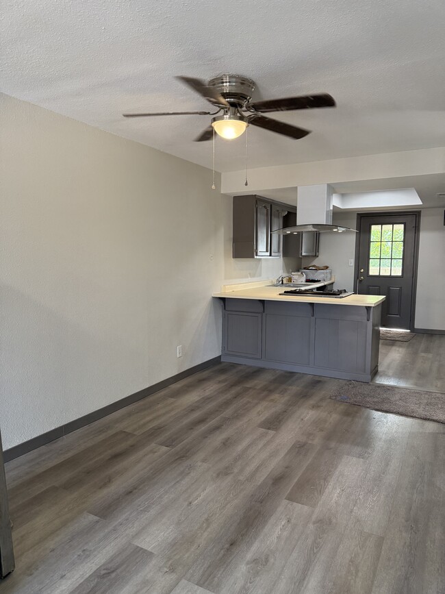 1907 W Whitendale Ave, Unit 1907 W. Whitendale in Visalia, CA - Building Photo - Building Photo