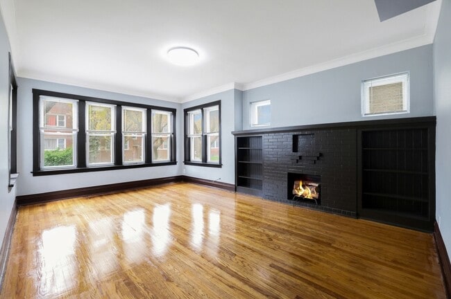 property at 8243 S Sangamon St