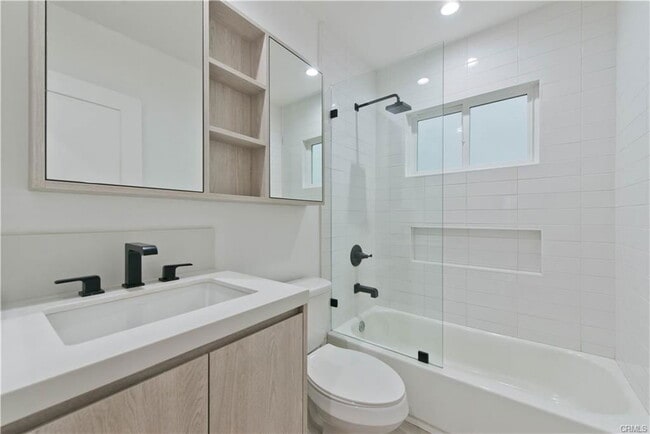 17449 Bullock St in Los Angeles, CA - Building Photo - Building Photo