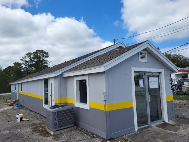 1048 N US Hwy 17 92 in Longwood, FL - Foto de edificio - Building Photo