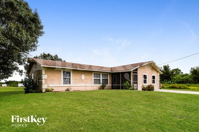 2506 18th St SW in Lehigh Acres, FL - Building Photo - Building Photo