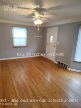 465 Huntmere Dr in Bay Village, OH - Building Photo - Building Photo
