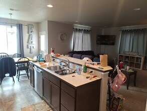 4140 Furlong Ave SE in Albany, OR - Foto de edificio - Building Photo