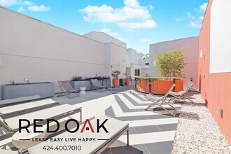 11405 Chandler Blvd in Los Angeles, CA - Building Photo - Building Photo