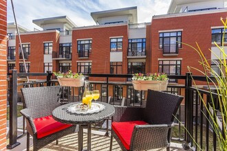 2276 Rue Victoria in Lachine, QC - Building Photo - Building Photo