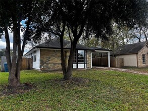 15103 Kennedy Oaks St in Houston, TX - Building Photo - Building Photo