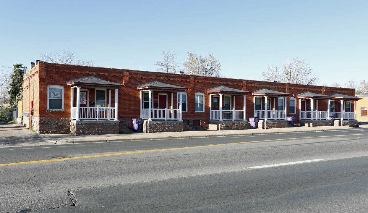 1622-1632 W 38th Ave in Denver, CO - Foto de edificio