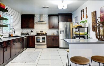 905 SE Flamingo Ave in Stuart, FL - Building Photo - Building Photo