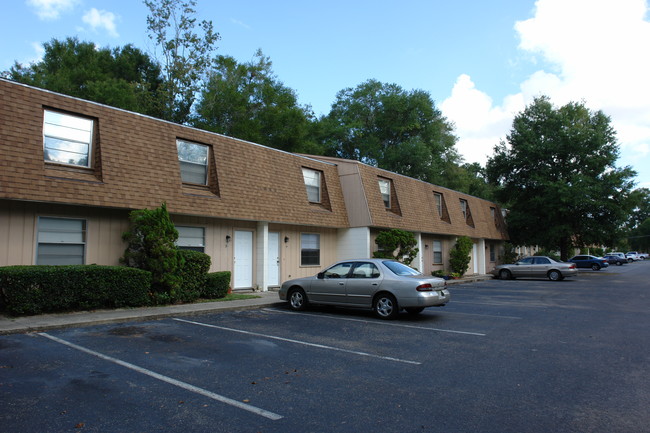 Pinnacle Point Apartments in Gainesville, FL - Building Photo - Building Photo