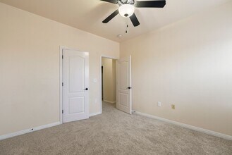 2101 Town Centre Dr in Round Rock, TX - Building Photo - Building Photo