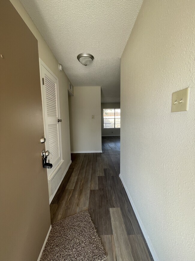 3409 E Glen Dr in El Paso, TX - Building Photo - Building Photo