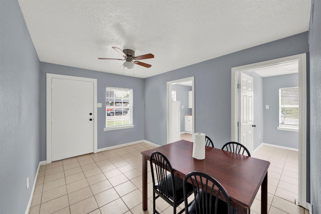 904 Beverly Ave in Pasadena, TX - Building Photo