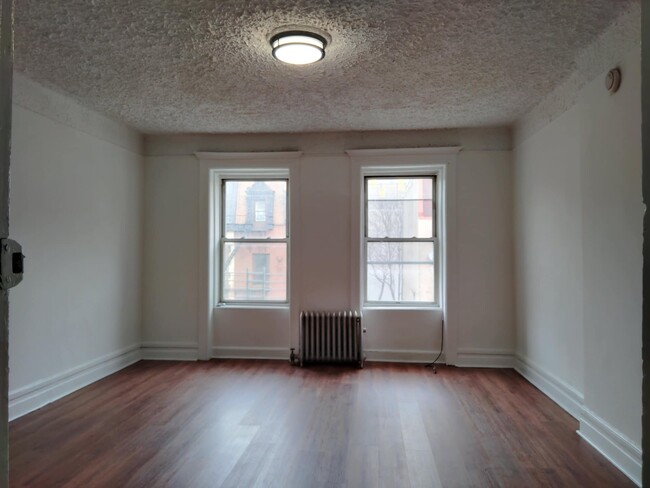 556 W 161st St, Unit 3 in New York, NY - Foto de edificio - Building Photo