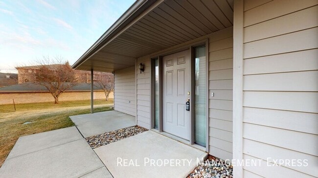 2 Bed 1 Bath Twin Home