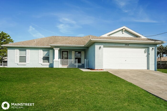 2904 NW 3rd Ave in Cape Coral, FL - Foto de edificio