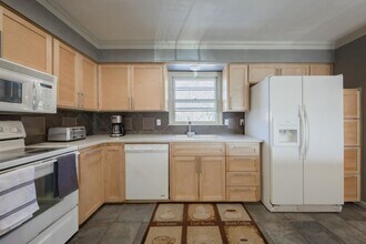 13032 W 102nd Terrace in Lenexa, KS - Building Photo - Building Photo