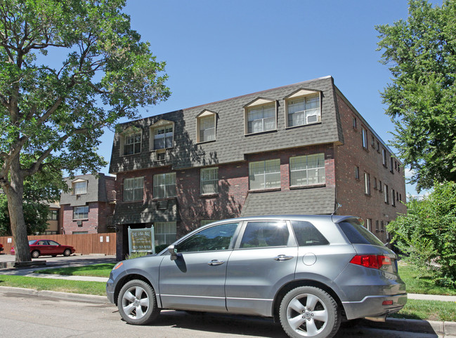 The Lisa Rae Apartments in Englewood, CO - Building Photo - Building Photo