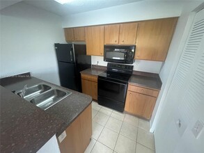1283 SW 46th Ave in Pompano Beach, FL - Building Photo - Building Photo
