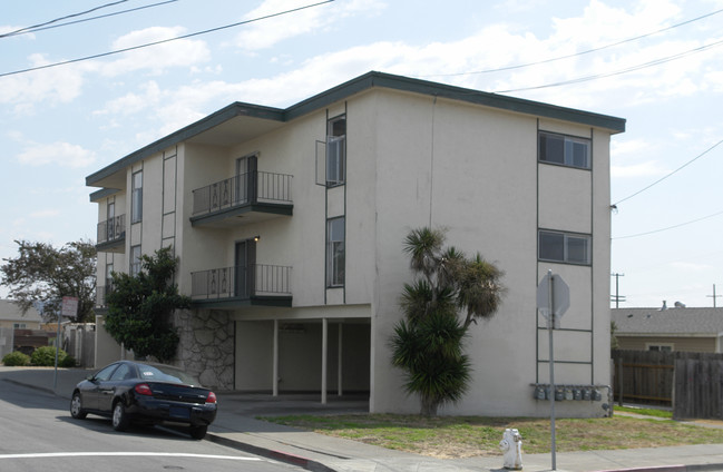 1412 Mission Ave in San Pablo, CA - Foto de edificio - Building Photo