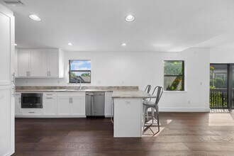 13388 Polo Rd W in Wellington, FL - Building Photo - Building Photo