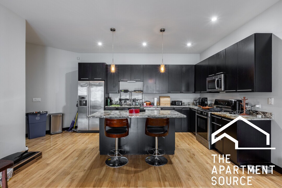 2348 N Lister Ave in Chicago, IL - Building Photo