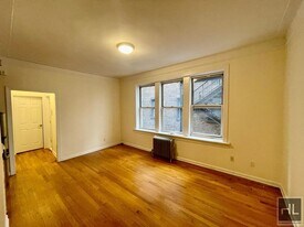WEST 13 STREET, Unit 48 in New York, NY - Building Photo