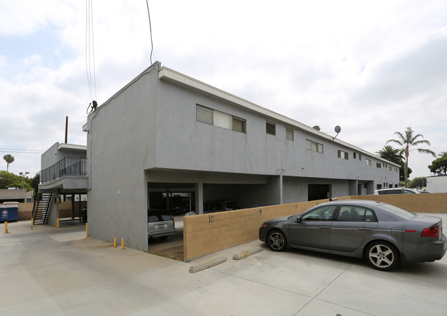 11951 Venice Blvd in Los Angeles, CA - Foto de edificio - Building Photo