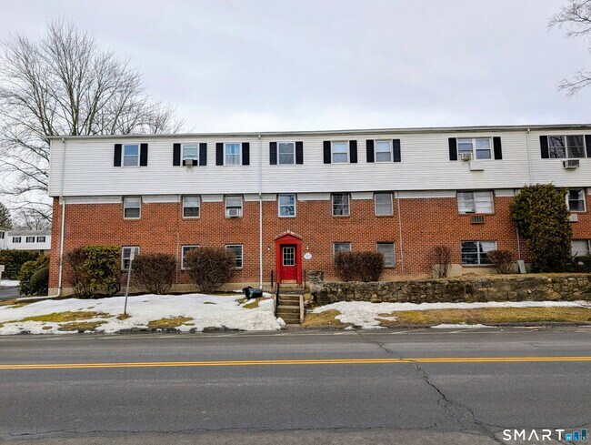 95 Fairview Dr in Danbury, CT - Building Photo - Building Photo