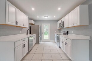 3761 SE Dixie Ross St in Stuart, FL - Building Photo