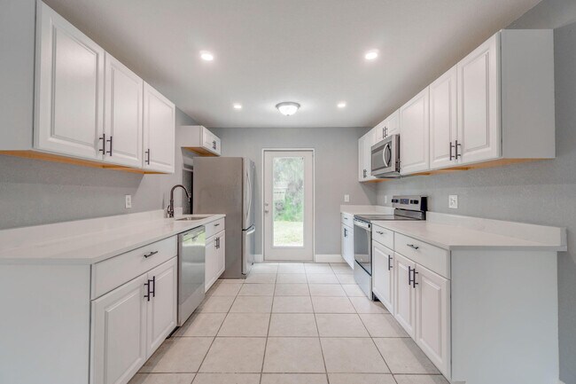 property at 3761 SE Dixie Ross St