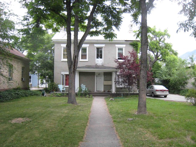 319 E 100 N in Provo, UT - Foto de edificio - Building Photo