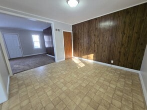 209 Maple St in Crookston, MN - Building Photo - Building Photo