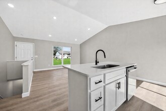 1362 Half Moon Dr in O'Fallon, MO - Foto de edificio - Building Photo