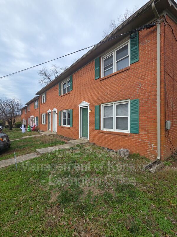 305 Lake St in Nicholasville, KY - Foto de edificio - Building Photo